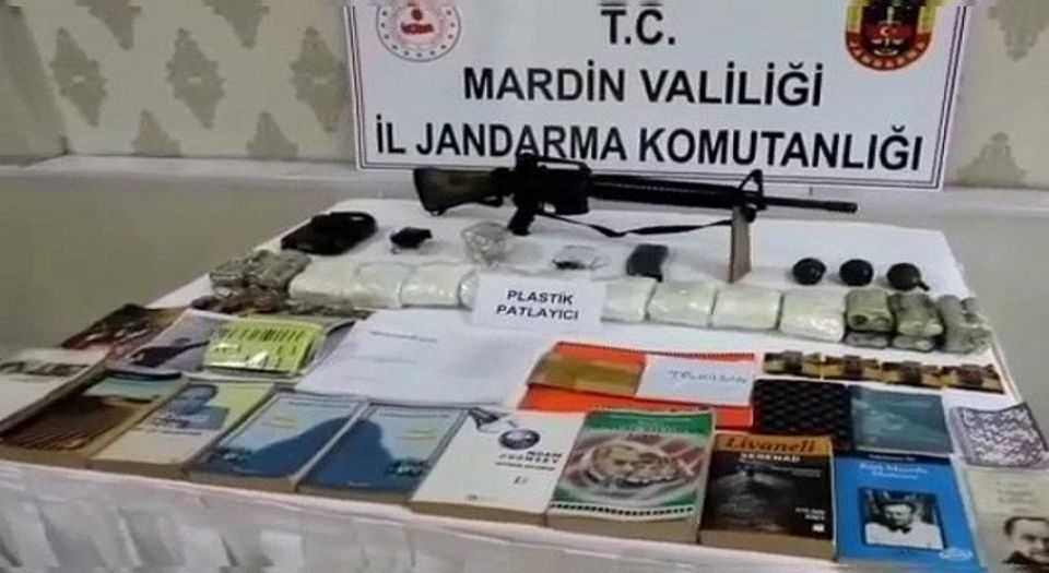Mardinde PKKya ait  sığınak ve depolar imha edildi