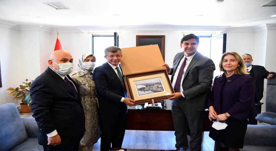 Ahmet Davutoğlu, Fethiye Belediye Başkanı Karaca’yı ziyaret etti