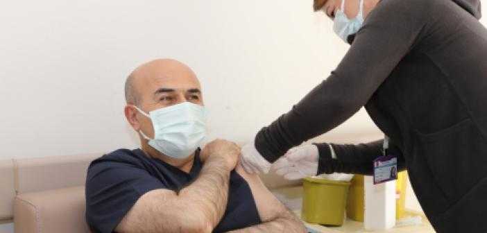 Mardin Valisi Demirtaş COVID-19 aşısı oldu