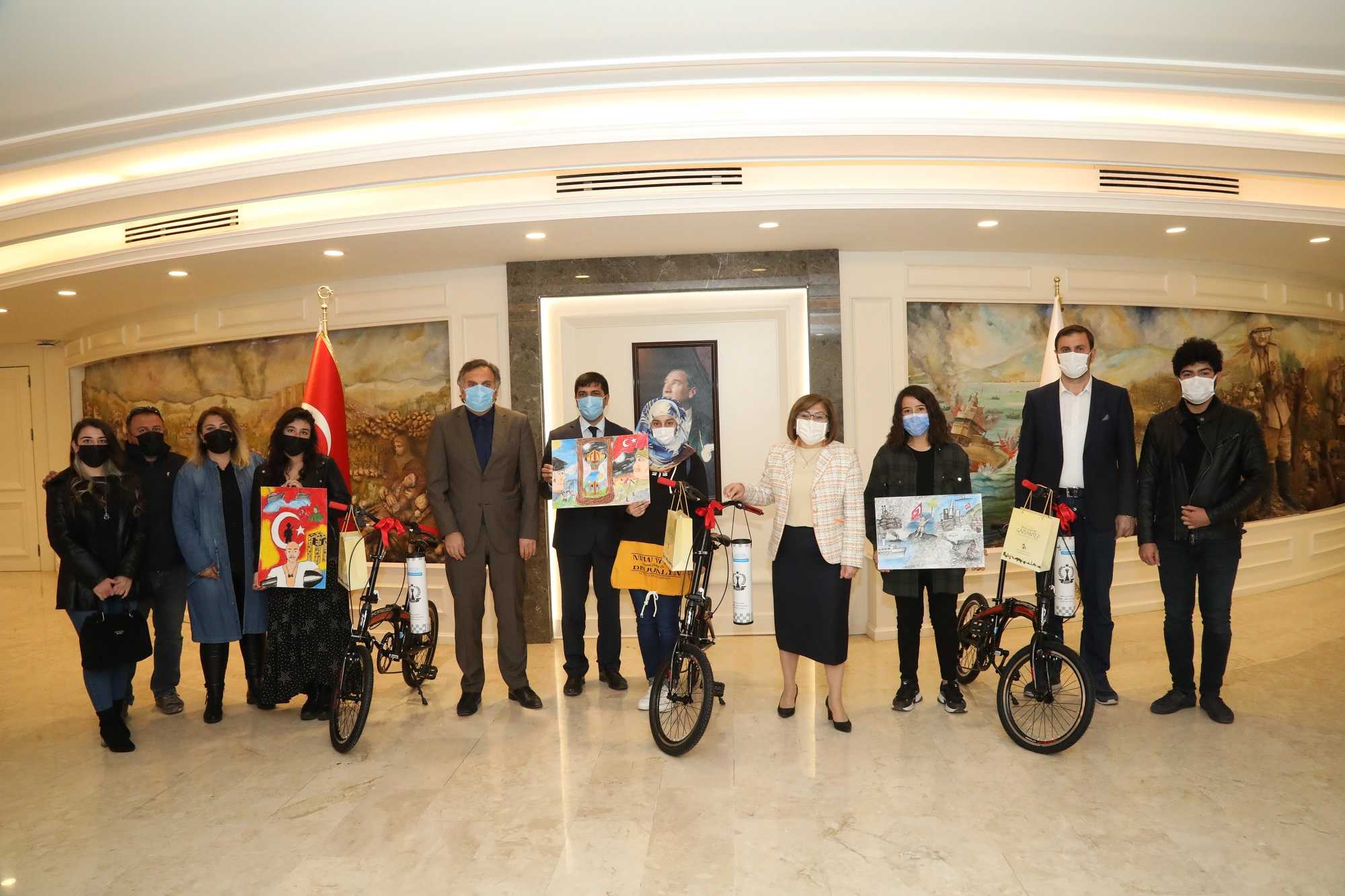 Gaziantepte Çanakkale temalı resim yarışmasının ödülleri verildi