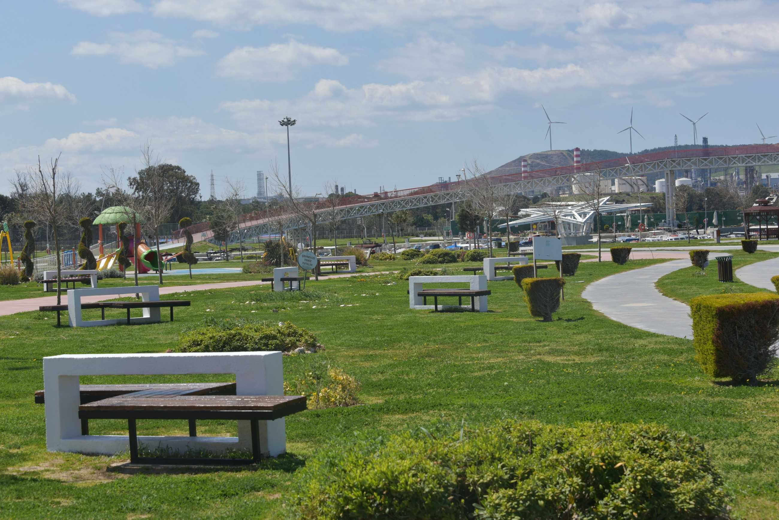 İzmir Aliağada Çocuk Oyun ve Rekreasyon Alanı yaza hazırlanıyor